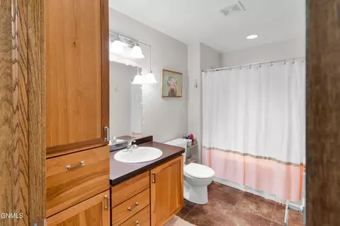 Bath - 7606 Moonlite Rd, Bismarck, ND 58503 photo 9 of 9