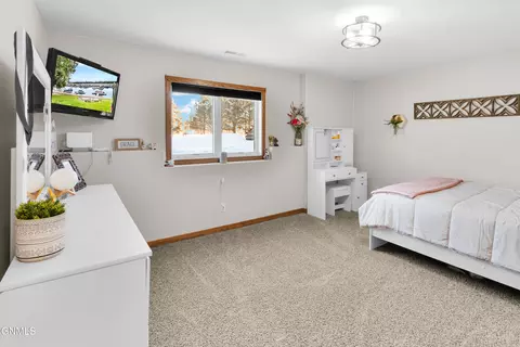 Bedroom - 7606 Moonlite Rd, Bismarck, ND 58503 photo 9 of 16
