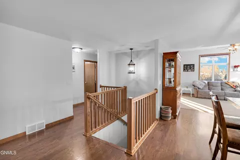 Entry Way - 7606 Moonlite Rd, Bismarck, ND 58503 photo 2 of 4