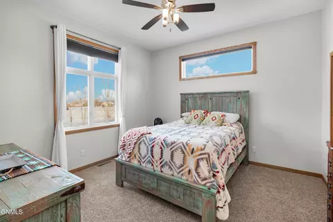 Bedroom - 7606 Moonlite Rd, Bismarck, ND 58503 photo 4 of 16