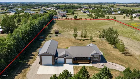 View/Area - 7606 Moonlite Rd, Bismarck, ND 58503 photo 3 of 10