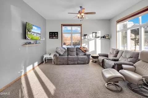 Living - 7606 Moonlite Rd, Bismarck, ND 58503 photo 2 of 2