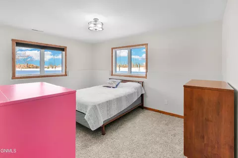 Bedroom - 7606 Moonlite Rd, Bismarck, ND 58503 photo 12 of 16