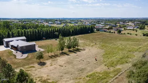View/Area - 7606 Moonlite Rd, Bismarck, ND 58503 photo 4 of 10