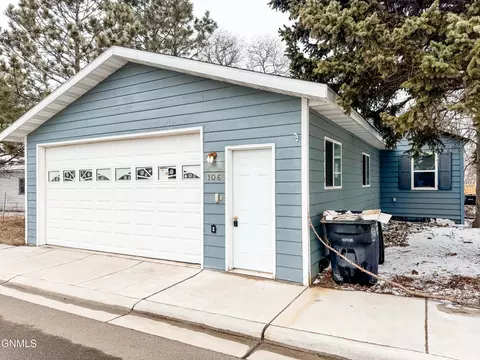 106 Gilbertson St N, Tioga, ND 58852