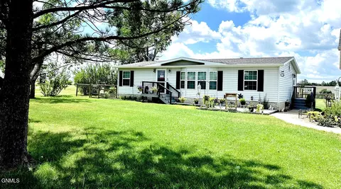 1417 6th St SW, Watford City, ND 58854