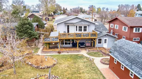 36 4th St SE, Dickinson, ND 58601