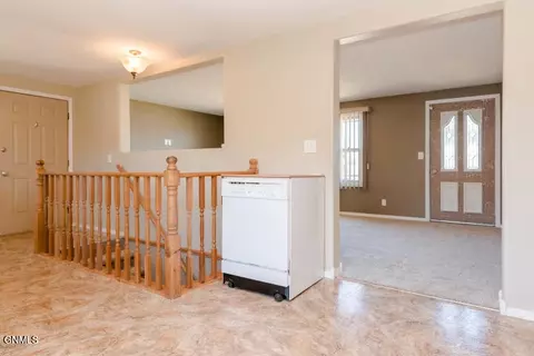 276 7th St SE, Dickinson, ND 58601 photo 9