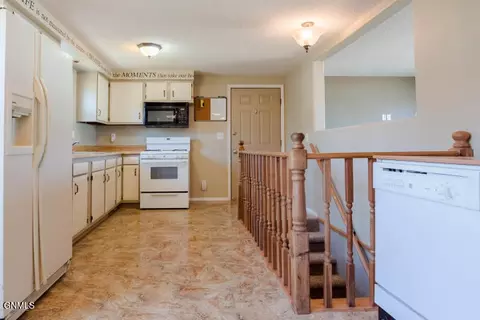 276 7th St SE, Dickinson, ND 58601 photo 8