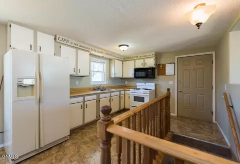 276 7th St SE, Dickinson, ND 58601 photo 7