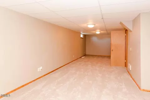 276 7th St SE, Dickinson, ND 58601 photo 23