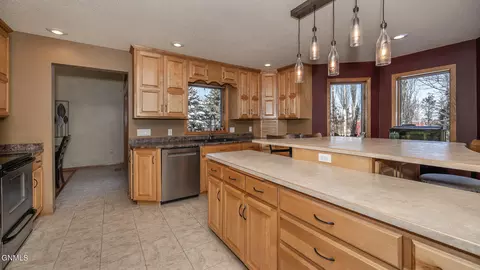 Kitchen - 11325 35th St SW, Dickinson, ND 58601 photo 5 of 6