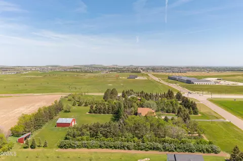 View/Area - 11325 35th St SW, Dickinson, ND 58601 photo 10 of 16
