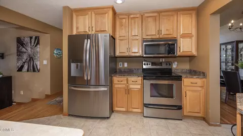 Kitchen - 11325 35th St SW, Dickinson, ND 58601 photo 4 of 6