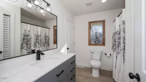 Bath - 11325 35th St SW, Dickinson, ND 58601 photo 7 of 10