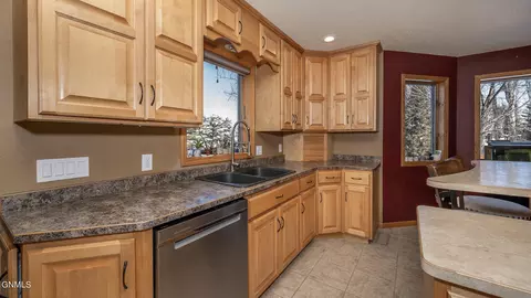 Kitchen - 11325 35th St SW, Dickinson, ND 58601 photo 2 of 6