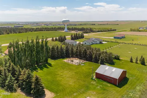 View/Area - 11325 35th St SW, Dickinson, ND 58601 photo 2 of 16
