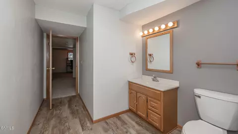 Bath - 11325 35th St SW, Dickinson, ND 58601 photo 10 of 10