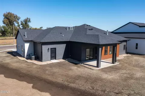 2525 Dutton Cir SE, Mandan, ND 58554 photo 25