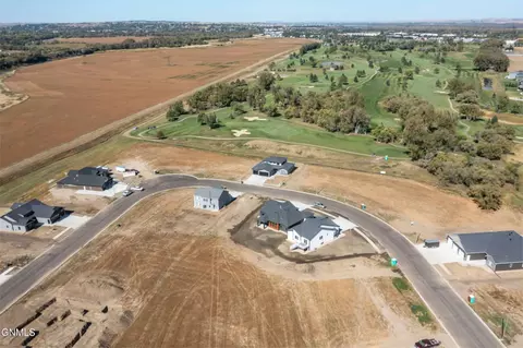 2525 Dutton Cir SE, Mandan, ND 58554 photo 26