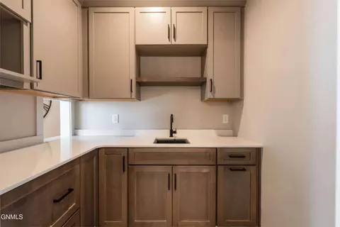 2525 Dutton Cir SE, Mandan, ND 58554 photo 8