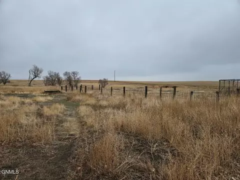7745 26th St SW, Hebron, ND 58638 photo 10