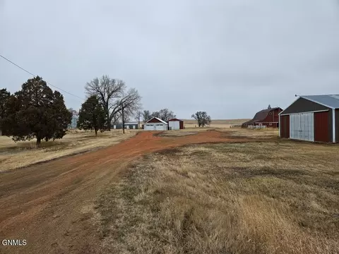7745 26th St SW, Hebron, ND 58638