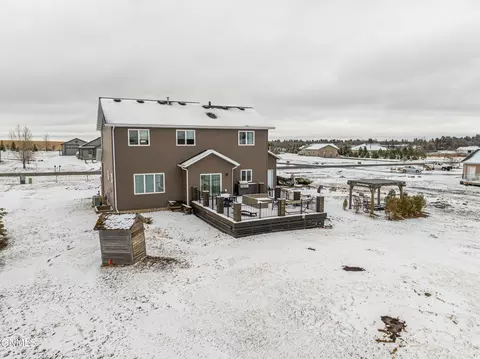 Exterior - 816 Schick Dr, Bismarck, ND 58501 photo 18 of 20