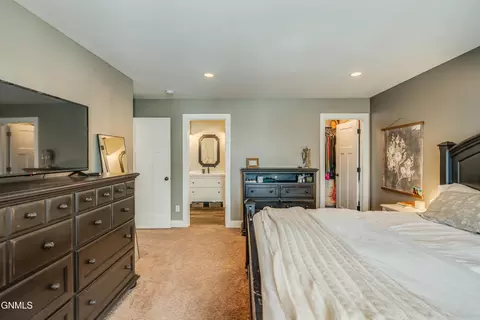 Bedroom - 816 Schick Dr, Bismarck, ND 58501 photo 8 of 10