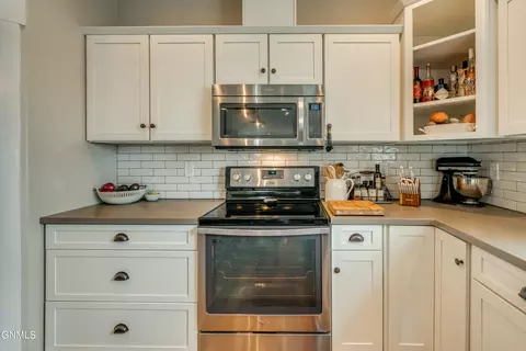Kitchen - 816 Schick Dr, Bismarck, ND 58501 photo 7 of 9