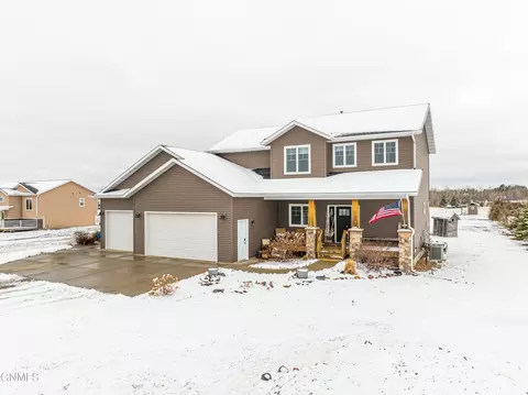 Exterior - 816 Schick Dr, Bismarck, ND 58501 photo 2 of 20