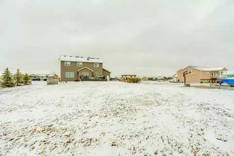 Exterior - 816 Schick Dr, Bismarck, ND 58501 photo 16 of 20