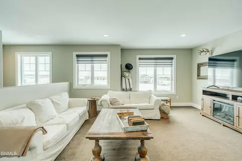 Living - 816 Schick Dr, Bismarck, ND 58501 photo 4 of 4