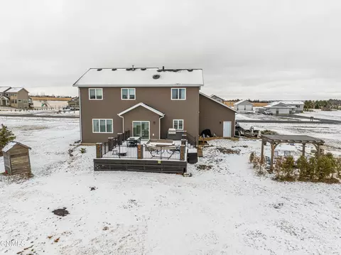 Exterior - 816 Schick Dr, Bismarck, ND 58501 photo 19 of 20