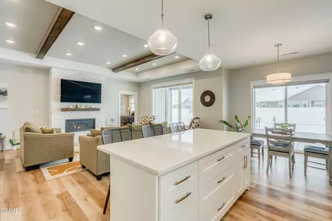 Kitchen - 3740 Stacy Dr, Bismarck, ND 58504 photo 9 of 10