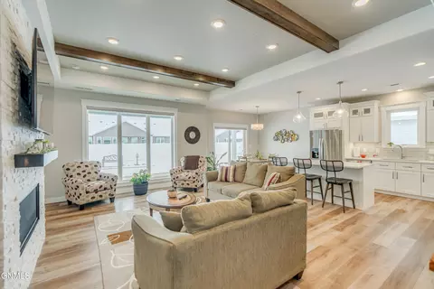 Living - 3740 Stacy Dr, Bismarck, ND 58504 photo 5 of 10
