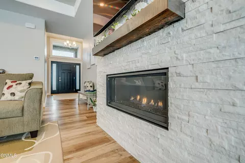 Entry Way - 3740 Stacy Dr, Bismarck, ND 58504 photo 4 of 5