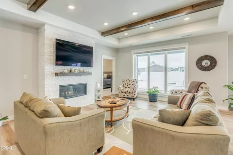 Living - 3740 Stacy Dr, Bismarck, ND 58504 photo 6 of 10