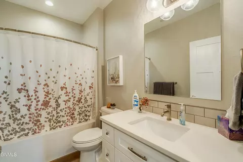 Bath - 3740 Stacy Dr, Bismarck, ND 58504 photo 1 of 11