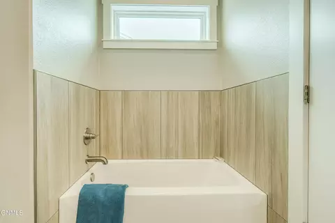 Bath - 3740 Stacy Dr, Bismarck, ND 58504 photo 7 of 11