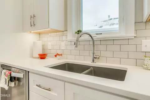 Kitchen - 3740 Stacy Dr, Bismarck, ND 58504 photo 7 of 10