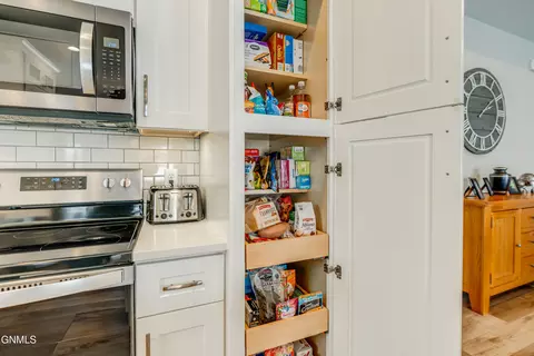 Kitchen - 3740 Stacy Dr, Bismarck, ND 58504 photo 10 of 10