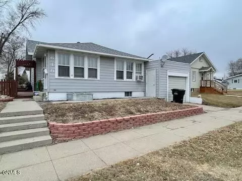 619 8th Ave W, Williston, ND 58801