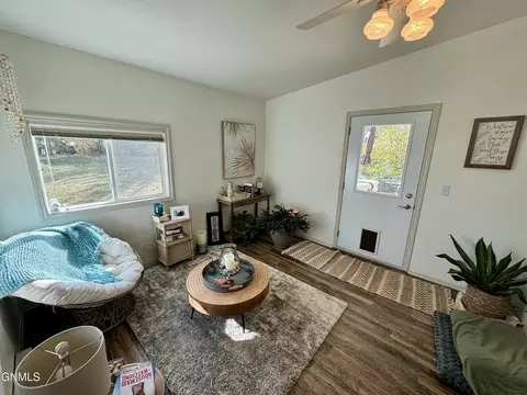 407 2nd St, Glen Ullin, ND 58631