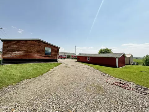 721 Riverside Dr, Williston, ND 58801 photo 38