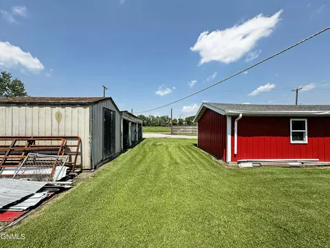 721 Riverside Dr, Williston, ND 58801 photo 31