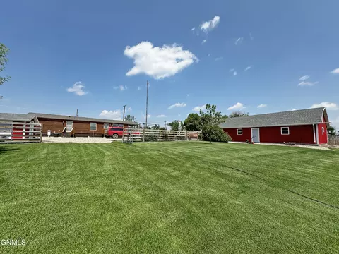 721 Riverside Dr, Williston, ND 58801 photo 34