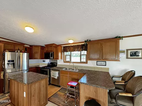721 Riverside Dr, Williston, ND 58801 photo 11