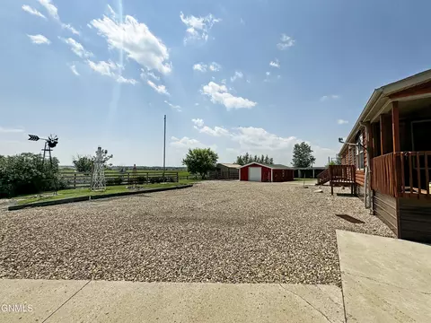 721 Riverside Dr, Williston, ND 58801 photo 8