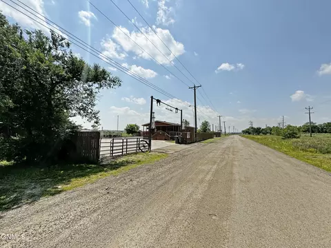 721 Riverside Dr, Williston, ND 58801 photo 39
